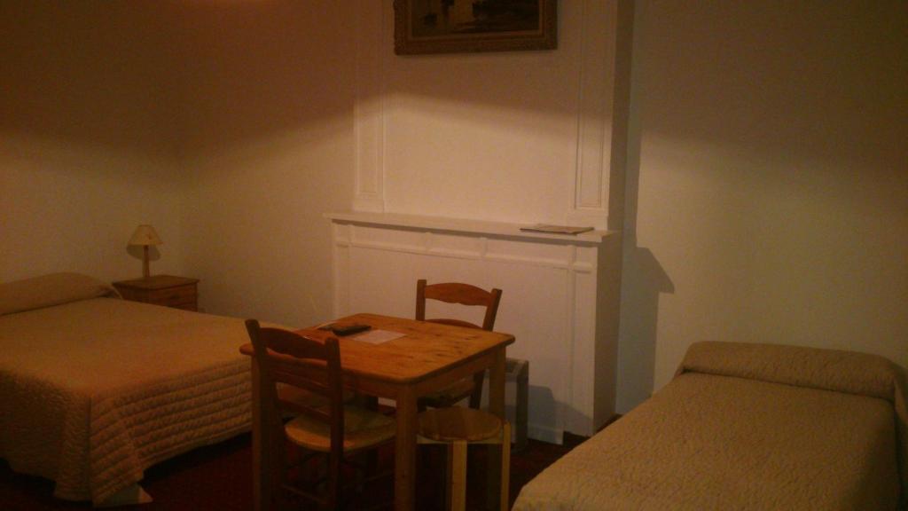 Hotel Du Faubourg Moûtiers Zimmer foto